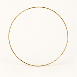 Goldfarbener Metallring mit 40 cm Durchmesser als Rohling für Blumenkränze und DIY\-Dekoration\.