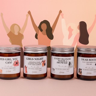 DUFTKERZE MIT TROCKENBLUMEN "GIRLS NIGHT" CHEAPER THAN THERAPY, HOTTER THAN THIS CANDLE"