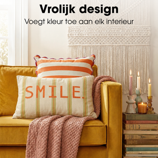 Smile Kissen Weiß mit grünem Schriftzug – Dekokissen aus Baumwolle 55 cm