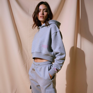 Cropped Oversized Hoodie im Boxy Fit – Statement Sweatshirt aus Bio-Baumwolle | GOOD GIRL BAD HABITS