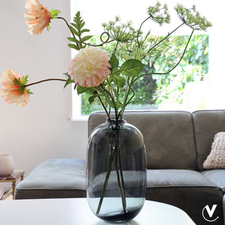 Mundgeblasene Glasvase „Brawn“ Grau | Elegante Designvase von Vase The World