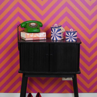 Candy Swirl Dekoglas mit Deckel – Buntes Aufbewahrungsglas im Wirbel-Design | Housevitamin - Pink/Violett - 11x11x14,5 cm