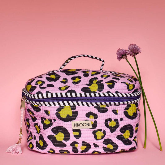 große Kosmetiktasche BIG BEAUTY "Oh Leo cosmic lilac"