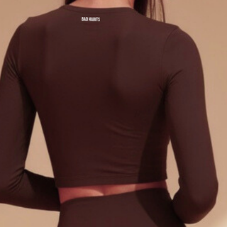 Longsleeve Crop Top „GOOD GIRL® / BAD HABITS“ – Stretch-Material für Workout & Streetstyle | GOOD GIRL BAD HABITS