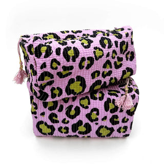 Handgemachte Kosmetiktasche "Oh Leo Cosmic Lilac"