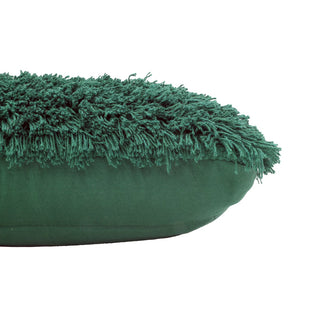 Urbane Hide Weihnachtskissen „Firglow“ 35×50 cm – Grünes Dekokissen mit Weihnachtsbäumen & flauschigem Rand