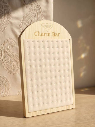 Großes schickes Holzdisplay 99 Charms 42 x 25,5 cm elegant