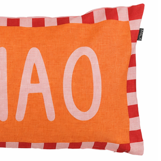 Mica Decorations CIAO Dekokissen 55x35 cm – Orange Zierkissen mit rosa „CIAO“ Schriftzug aus Baumwolle & Leinen