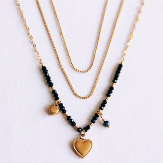 Dreifache Halskette mit Facetten und Anhängern – schwarz