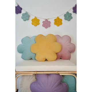 Samtblütenkissen "Rosa HolunMoi Mili Blütenkissen aus Samt – Kuschelkissen in Blütenform für Kinderzimmer & Wohnzimmer – Braun/Rosa/Weißder"