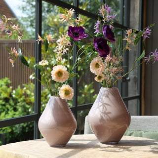 Glasvase Lesse Metallic Pastellrosa – Mundgeblasene Vase mit Metallic-Finish | Vase The World