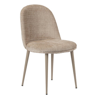 hellbrauner stuhl mit runder lehne, vier gerade beige Beine. Weißer Hintergrund