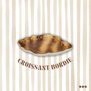 Croissant Dekoteller Braun – Servierteller & Deko Schale im Croissant Design | Modernes Wohnaccessoire